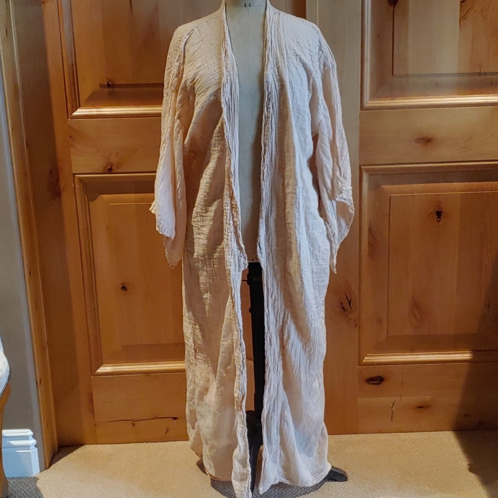 NWOT Bell Sleeve Lightweight Peach Lounging Robe